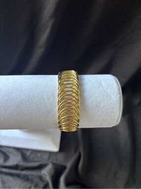 Plunder Gold Spiral Coil Bracelet